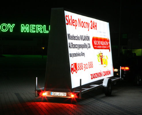 Werbeanhänger Backlight - Anhanger.KMPolska.com